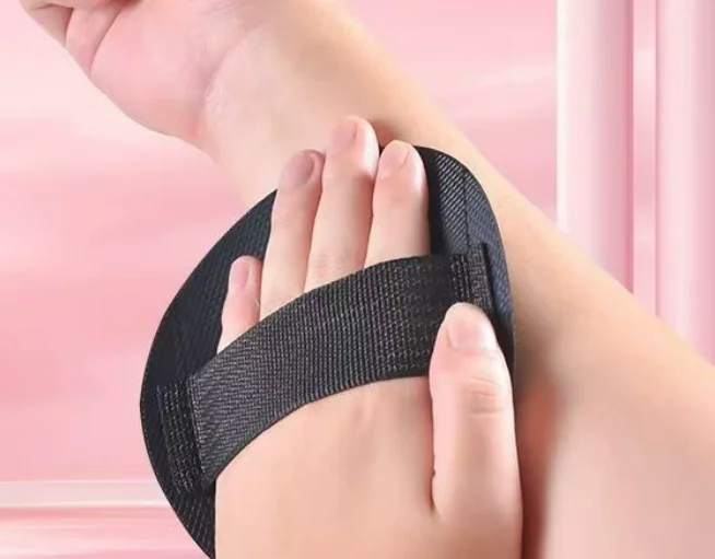 등을 문지르고, 목욕을 하고, 각질을 제거하는 데 사용되는 무료 선물 각질 제거 목욕 타월