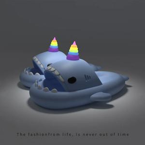 여성과 남성을위한 귀여운 상어 슬리퍼 여름 플랫폼 밤 빛나는 실내 해변 슬라이드 홈 스트리트웨어 DIY 액세서리