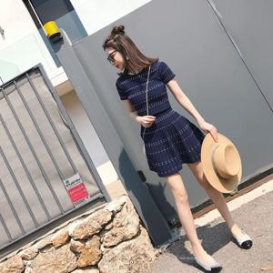 여성을위한 세련된 반팔 투피스 세트 202 새로운 여름 빈티지 전문 유행 스커트와 탑 앙상블