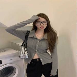 회색 베이스 레이어 셔츠 여성용 패셔너블 긴팔 한국 스타일 출퇴근용 브이넥 버튼업 슬림핏 셔츠 트렌디 이너웨어