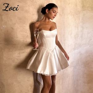 Zoci 우아한 스트랩리스 짧은 미니 웨딩 드레스, 맞춤형 드레이프 새틴 A 라인 신부 원피스, 민소매 백리스 신부 가운