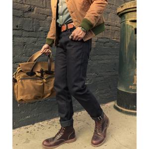 레드 토네이도 14.5온스 셀비지 청바지 511 & GT 로우 데님의 슬림한 다리 오프닝 모양