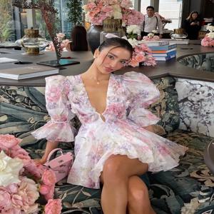 레이디 캐주얼 프린트 러플 엣지 버블 슬리브 드레스 패셔너블 V넥 백리스 A라인 미니 드레스 2025 파티 클럽 여성 로브