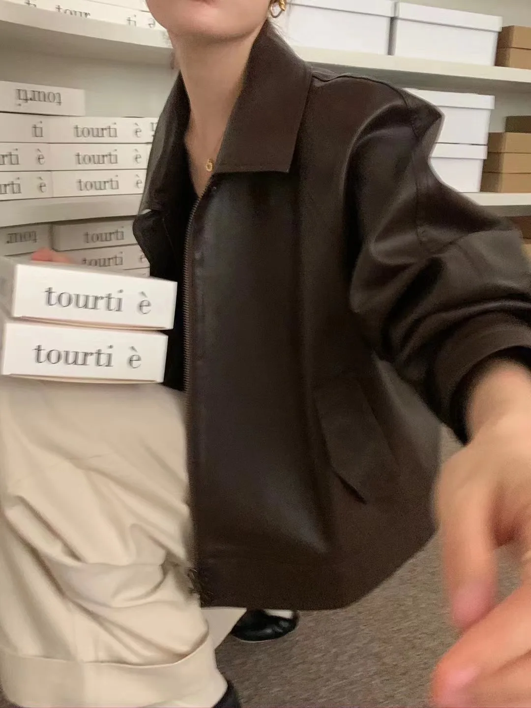 레트로 스타일 스탠드 칼라 지퍼 포켓 루즈핏 다용도 BF 스타일 모터사이클 재킷 가죽 코트 아우터웨어 젊은 여성용