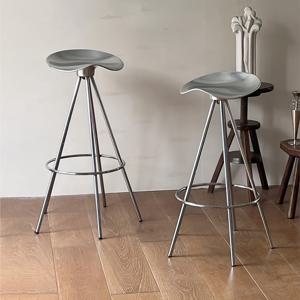MOMO 자메이카 레트로 회전 바 스툴 - 가벼운 럭셔리 전기도금 금속 높은 스툴 홈 디자이너 아일랜드 체어