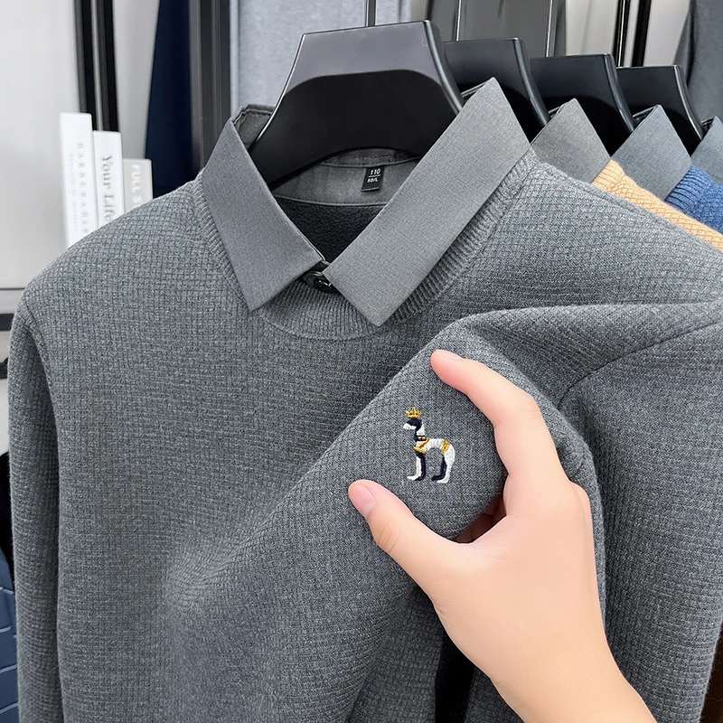 브랜드 고급 남성용 라펠 페이크 투피스 풀오버 스웨터 겨울 신상 강아지 자수 두꺼운 보온 니트웨어 비즈니스 남성복