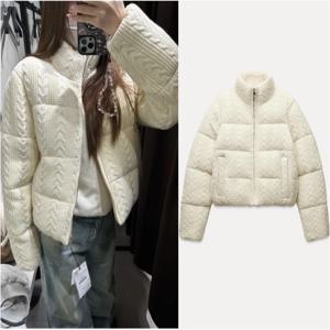 2025년 겨울 신상 여성용 신선하고 우아한 화이트 터틀넥 니트 두꺼운 면 재킷 따뜻한 브레드 재킷 6318229