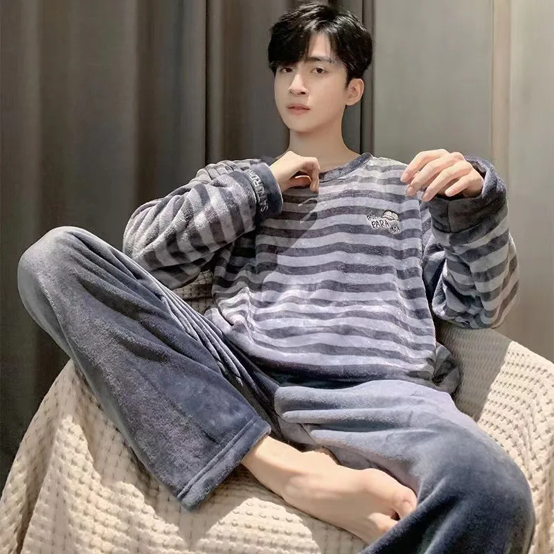 겨울 플란넬 잠옷 남성 줄무늬 패딩 긴팔 만화 잠옷 홈웨어 세트 잠옷 Loungewear의 한국어 버전