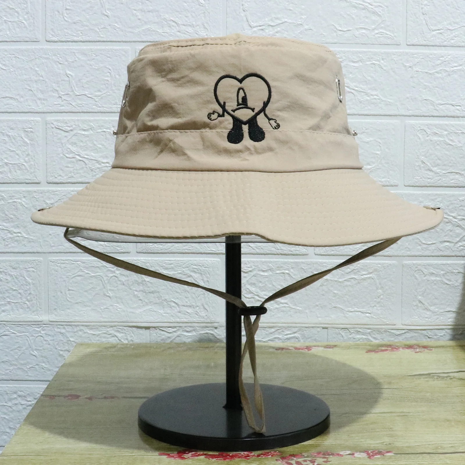 Amazon hit Un Verano Sin Ti 어부의 모자 유럽과 미국의 Bad Bunny 큰 챙이 있는 태양 모자 남성