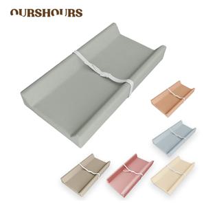 솔리드 컬러 신생아 기저귀 교환 패드 (안전 스트랩 포함) 소년 소녀 아기 용품을위한 닦을 수있는 부드러운 기저귀 교환 테이블