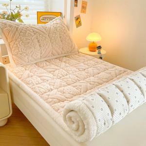 두꺼운 벨벳 매트리스 토퍼 따뜻한 퀼트 침대 시트 겨울용 따뜻한 침대보 더블 침대 매트 패드 퀸 매트리스 보호 커버