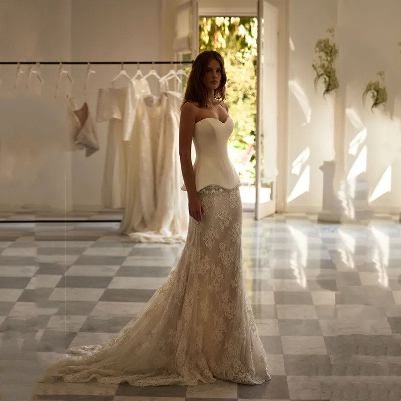 맞춤형 우아한 2 피스 레이스 아플리케 인어 웨딩 드레스, 섹시한 오픈 백 레이스업 바닥 길이, 심플한 스트랩리스 가운 2025