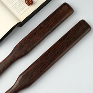 수제 나무 승마 작물 채찍 스팽킹 패들 나이트 장비 홈 장식 및 수집품을위한 전통적인 세공 채찍