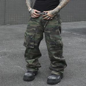 남성용 위장 유틸리티 청바지. 멀티 포켓 디자인. 세련되고 트렌디합니다. 루즈핏.