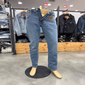 502 테이퍼드 남성 청바지 중청 워싱 29507-1452_DG
