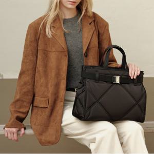 벨티드 퀼팅 토트백 - 블랙