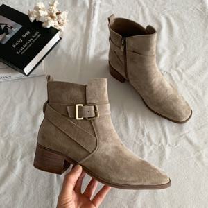 [브리치]  / 엔에스 스웨이드 버클 첼시부츠 미들힐 가죽 디커 앵클 (4cm)