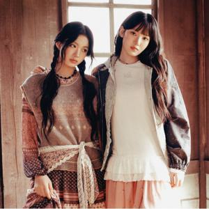 [KiiiKiii 착용] 레이스 배색 레이어드 티셔츠_T256MTS155W