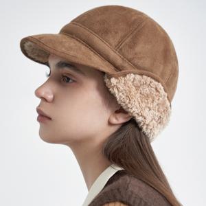 공식몰 [정상가 59,000원] 카멜 무스탕 플리스 이어머프 볼캡 FL12AM101 FM12AM170L