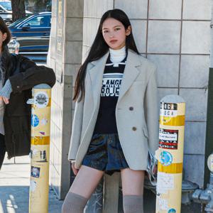 랩[정가 69,900] 글로시 레더 숏밴딩팬츠AP4LPA61