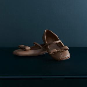 [정상가 348,000원] 에폰지 플랫brown_DG1DA23501BRN