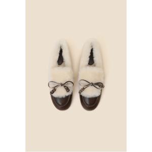 [정상가 398,000원] 퍼 리본 로퍼(brown)_DG1DW24701BRN