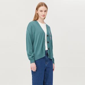 [본사] 도트 레터링 자수 가디건_BAKCF2541TQ