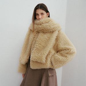 바니스 뉴욕 컬리 퍼코트