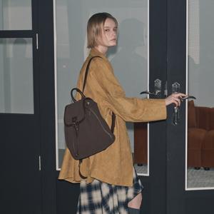 [25FW] Lav Suede 라브 스웨이드 백팩 H75336010