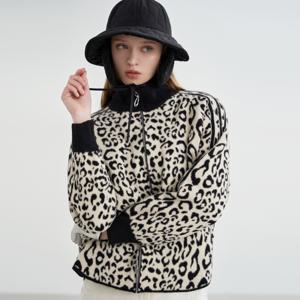 공식몰 [정상가 119,000원] 하이 레오파드 패턴 하이넥 집업 점퍼 FM11JP172L