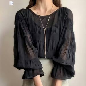 [퀸이즈] 로헤스 셔링 퍼프소매 블라우스