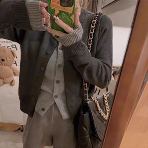 그레이 페이크 투피스 라운드넥 버튼 니트 가디건 여성 - 가을 신상 여성의류 코리안 스타일 스웨터 트렌디
