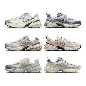 운동화 스니커즈 V2K 런 서밋화이트 메탈릭 실버 FD0736-001 여성 남성 런닝화등산화나이키워킹화