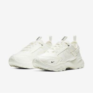 나이키운동화 OQC DD9682-100 나이키 TC 7900