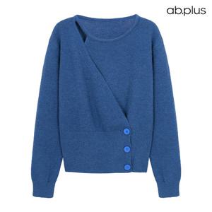 [ab.plus] 사선 로우 버튼 포인트 니트 (LSZ1MW36A)