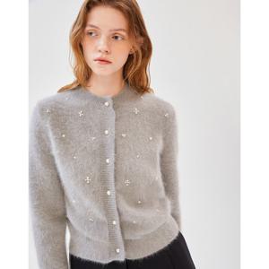 질스튜어트 뉴욕 여성 24FW 앙고라 65% 그레이 진주 장식 라운드넥 가디건 JSSW4D190G2