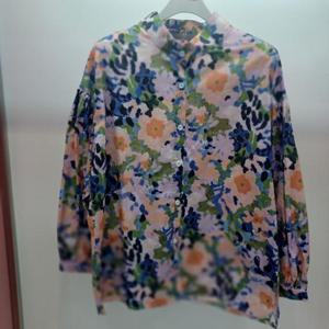 Latium HC06 봄느낌 차이나카라 팔뚝 품 편한 옆트임 왕꽃 남방형 셔츠블라우스 T2521bl10B