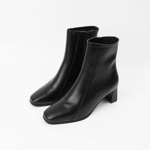 [신난다슈]여성 앵클 부츠 힐 6cm 숏 앵글 부츠 소가죽 통굽 발편한 쿠션 GDR252092 블랙