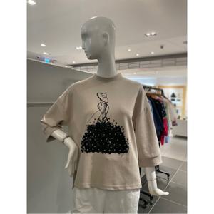 르니앤맥코이 7부소매 진주 꽃 장식 티셔츠 (MM10TS505FJY)