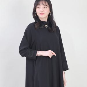 애비뉴투지 엄마옷 플룻 하이넥 브로치 정장 롱 원피스 K12410