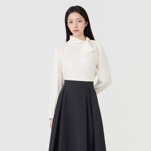 [케네스레이디] 리본 하이넥 블라우스 EWBLPL0100
