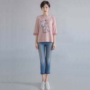 [모라도]24년 봄 여름 중년 여성 액자 자수 라운드 풀오버RNM8PO490F-CC