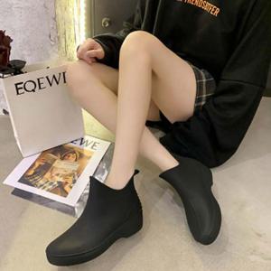 여성장화 비오는날 장마철 패션 레인부츠 여름 코디
