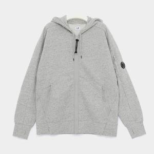 CP컴퍼니 25SS 렌즈와펜 디아고날 라이즈드 플리스 스웨트 후드집업 남성 자켓 18CMSS025A 005