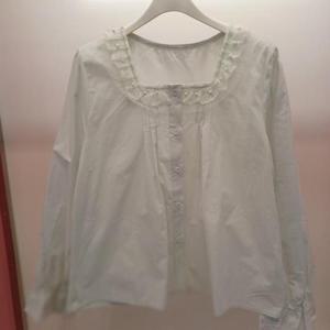 Latium HC06 깔끔한 봄느낌 진주레이스넥 소매 밴딩 셔링 밀콩셔츠블라우스 T2521bl04G