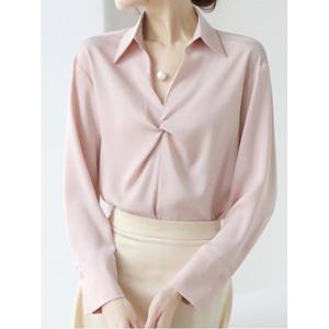 [예쎄](예쎄)   진주체인SET 딥V넥 새틴 블라우스 (S5SBL011A)