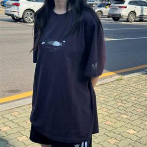 아디다스 공용 헨리 존스 디피트 반팔 티셔츠 JD2712