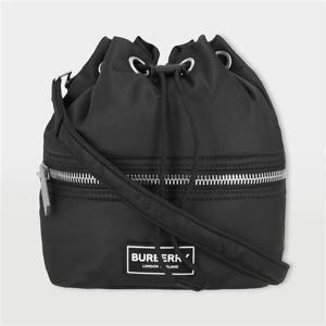 버버리 RYLE 나일론 버킷백 80905731