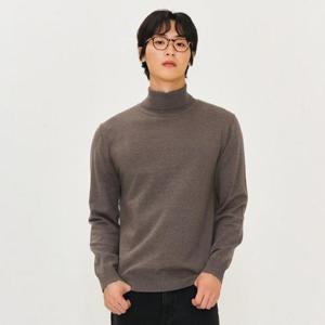 체이스컬트 동백01 에센셜 터틀넥 스웨터 EFZK5202D0