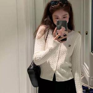 [마롱패션]Me 툴루즈 라운드 꽈배기 버튼 숏 가디건 SH-500328